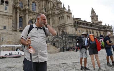 El chef José Andrés termina el Camino de Santiago y lo celebra en el Mercado de Abastos